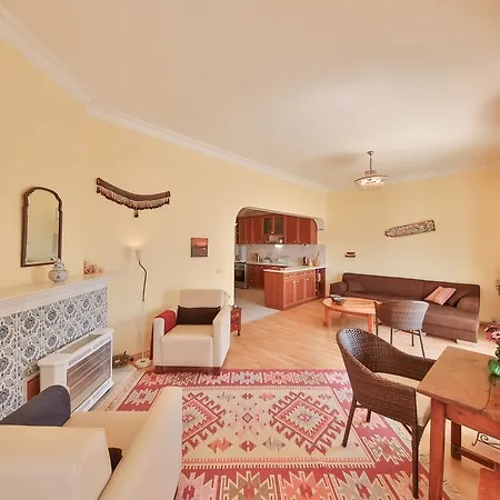 Yellow Apart Apartment
