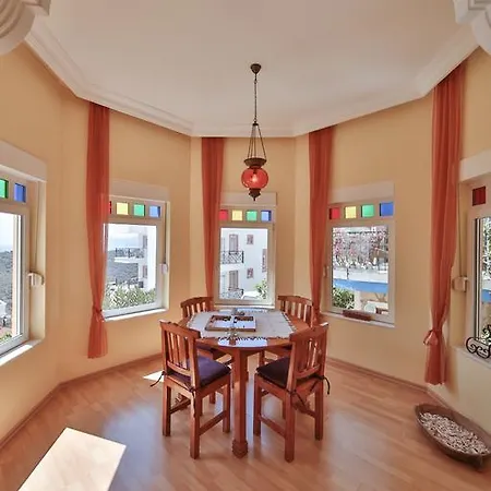 Yellow Apart Apartment *